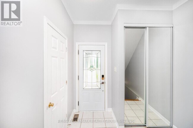 Building Photo - 1618 Varennes Blvd