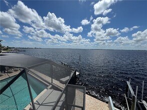 Building Photo - 3127 SE 22nd Pl