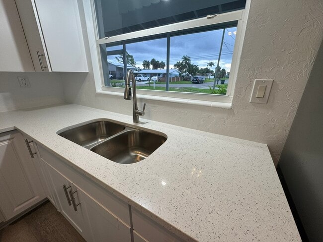 Foto del edificio - 116 Myakka Dr