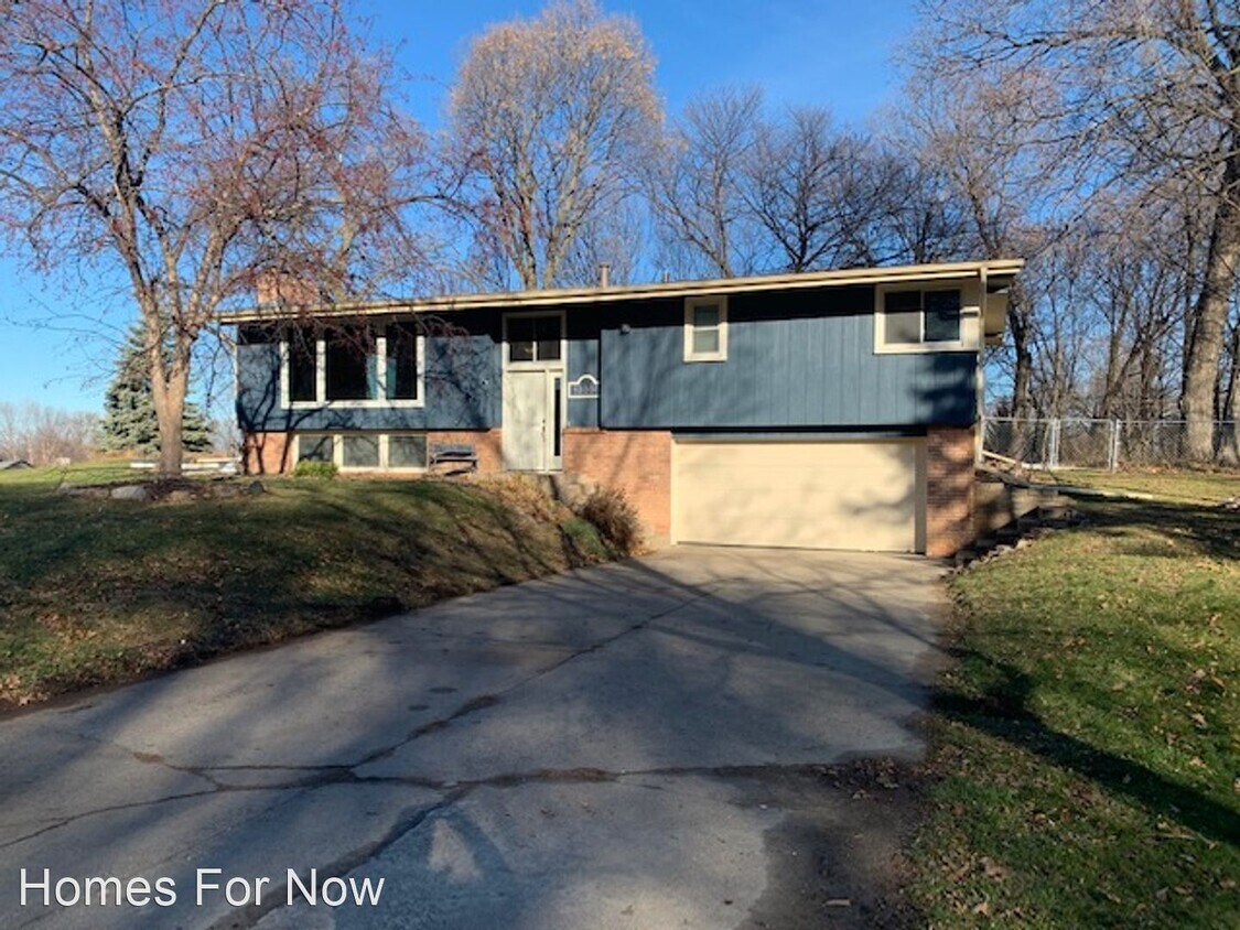 13208 Vivian Dr, Burnsville, MN 55337 House Rental in Burnsville, MN