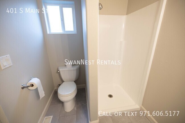 Foto del edificio - 401 S Main St