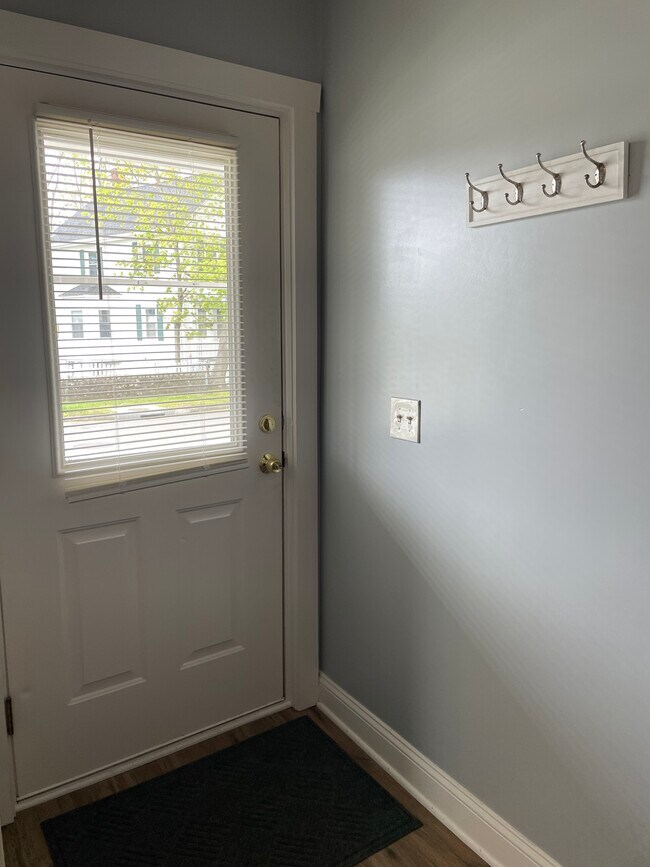 Light and bright front entryway - 64 Bedlow Ave