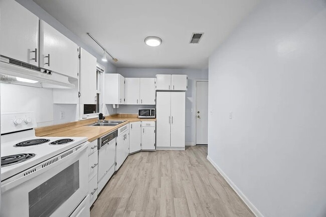 Foto del edificio - 3292 Niagara Dr