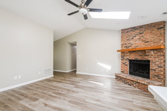 Building Photo - 9695 Claymore Dr