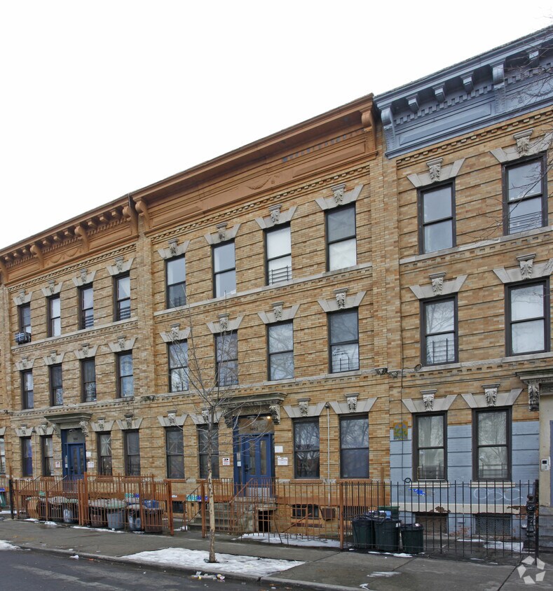Primary Photo - 1402 Putnam Ave