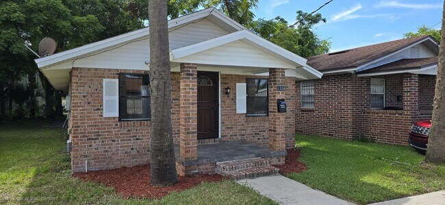 Building Photo - 1338 Weare St