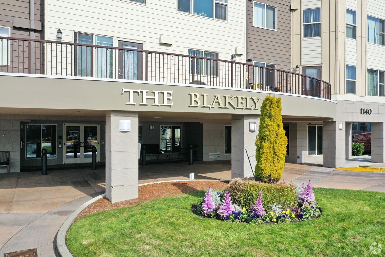 The Blakely at Echo Lake (Senior 55+*) Apartments Seattle, WA