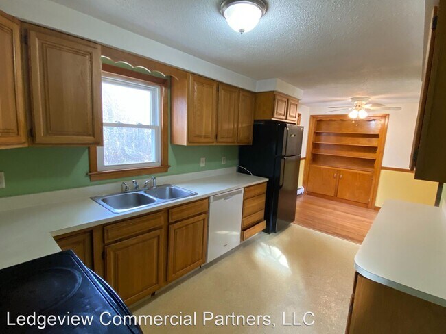 Building Photo - 3 br, 1 bath House - 20 Spencer Ave