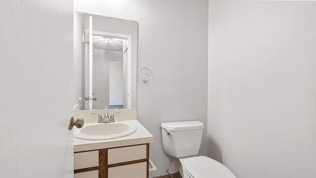 Foto del edificio - 1010 Willow Grove Ct