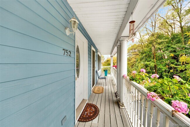 Foto del edificio - 752 Pelham Rd