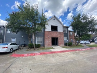 Building Photo - Deerwood Pines