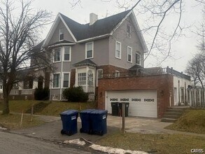 Building Photo - 942 Euclid Ave