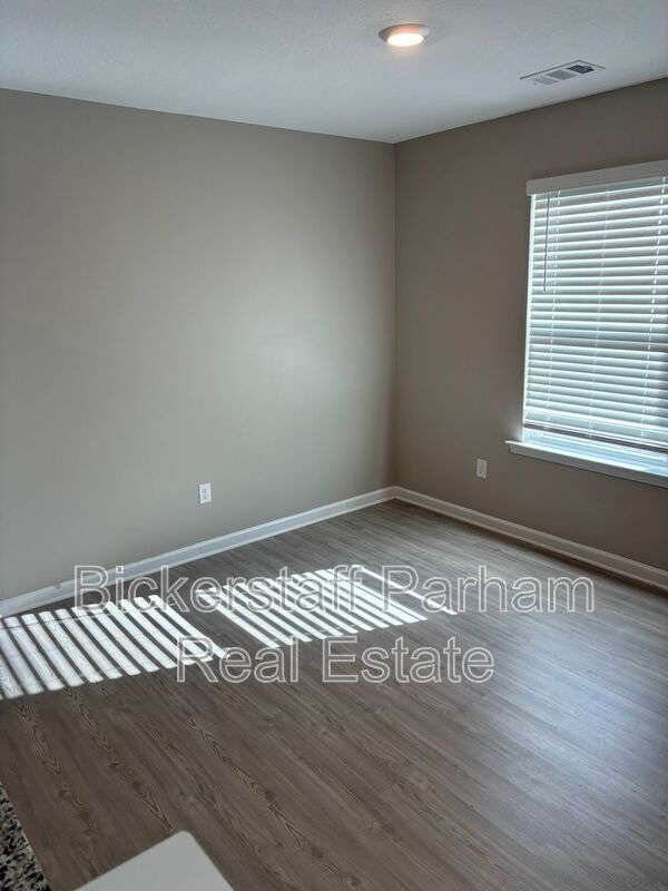 Foto del edificio - 6439 Sandy Bottom Dr