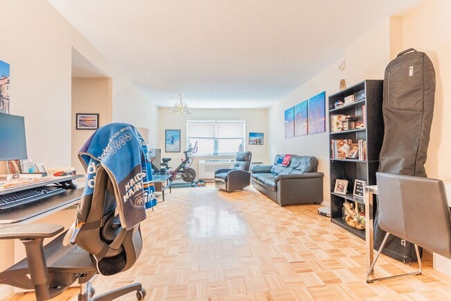 BROOKLINE 1 BED AVAILABLE FOR AN AUGUST 1ST MOVE-IN - BROOKLINE 1 BED AVAILABLE FOR AN AUGUST 1ST MOVE-IN House