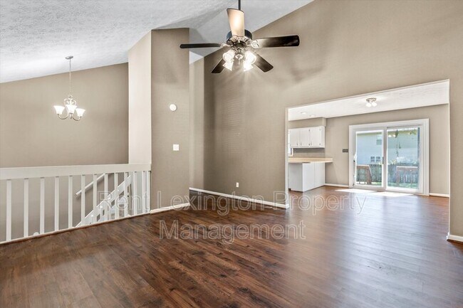 Building Photo - 4484 Shady Springs Ct