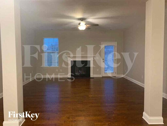 Building Photo - 433 Melva Ln