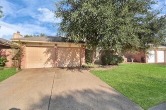 Building Photo - 16614 Rock E Dr
