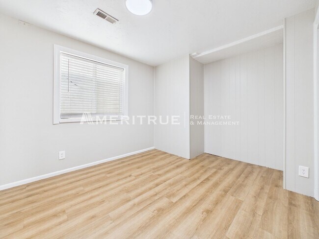 Foto del edificio - 967 W 2000 N
