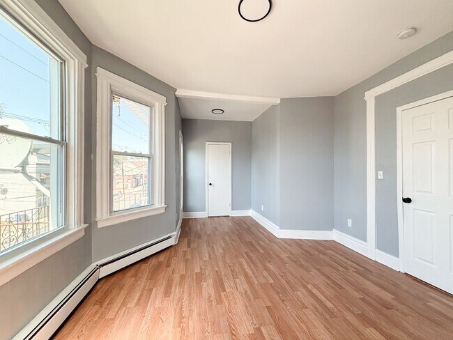 Foto del edificio - 648 Grove St