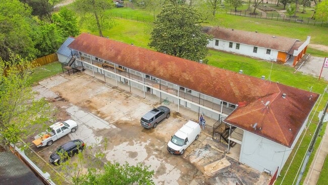Building Photo - Celiz at Acres Homes