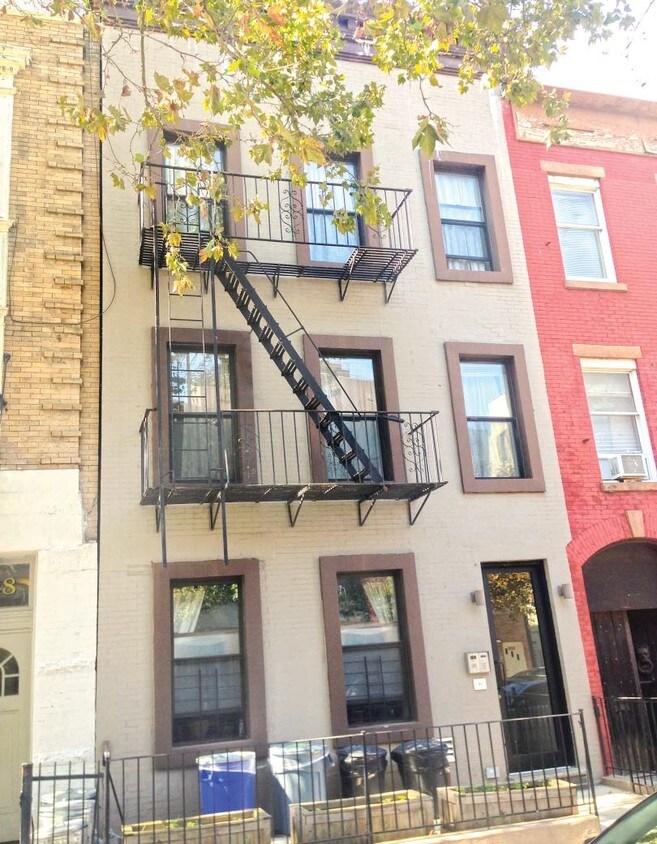Primary Photo - 626 Grand Ave