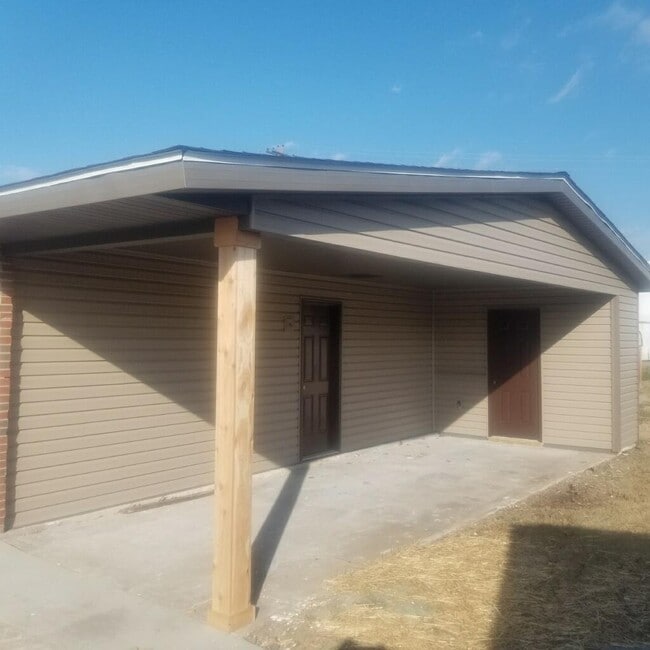 Building Photo - 16 Duplex Ct