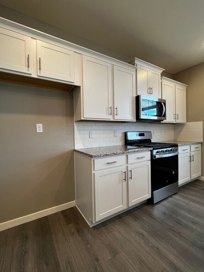 Foto del edificio - Gorgeous 4 Bed, 2.5 Bath Newer Build in Berthoud!