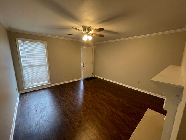 Sala de estar - 1166 Booth Rd SW
