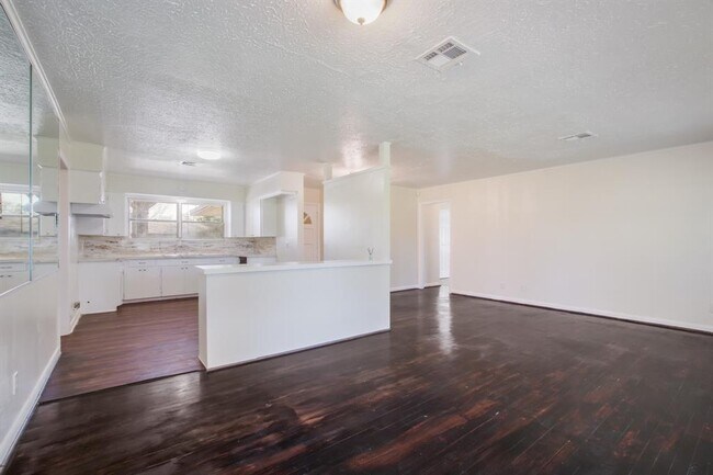 Building Photo - 2911 Dragonwick Dr