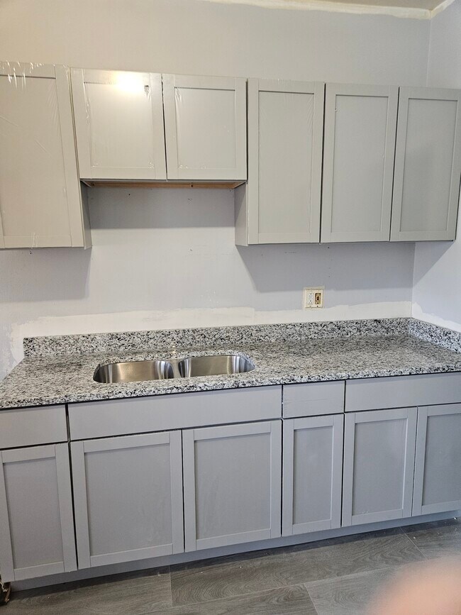 Foto del edificio - 1912 E 79th St