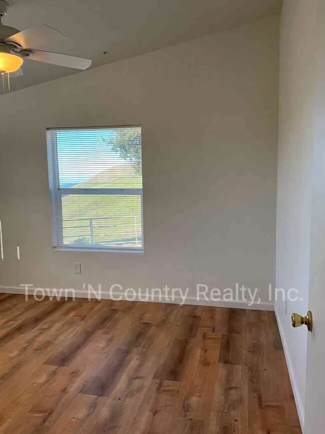 Building Photo - Charming Gated Rural Retreat on Corral Del...