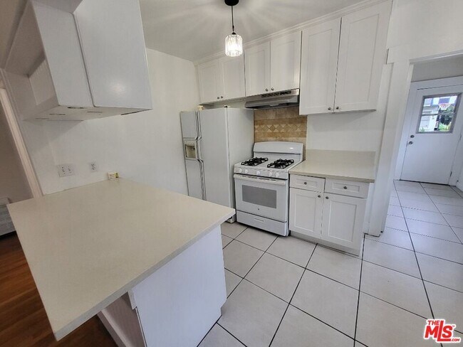 Building Photo - 45 N Meridith Ave