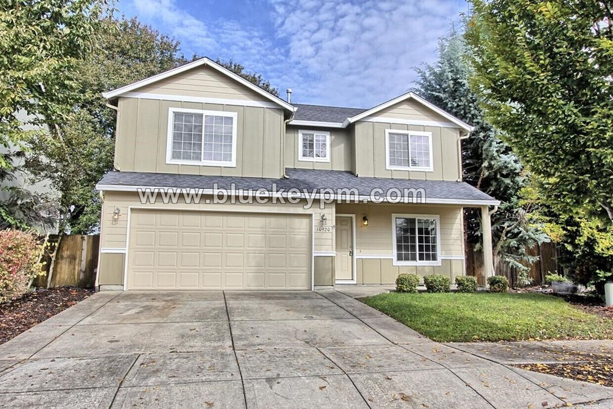 Primary Photo - 3 Bed, 2.5 Bath Home with Large Bonus Room...
