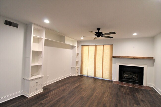Building Photo - (Coming Soon) 2 Bedroom Condo In South Park!