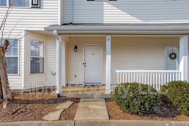 Foto del edificio - 8 Hayfield Ln