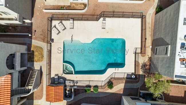 Foto del edificio - 11666 N 28th Dr