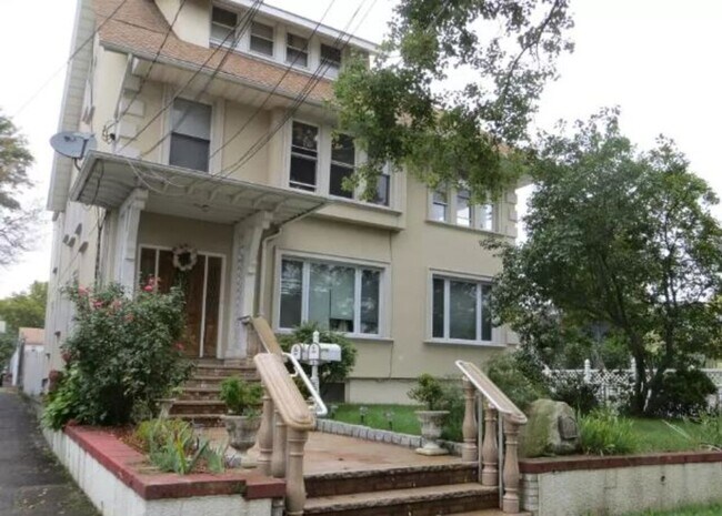 Building Photo - Quincy Ave
