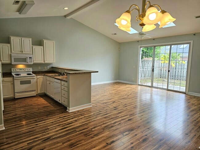 Foto del edificio - 5006 Carleton Dr