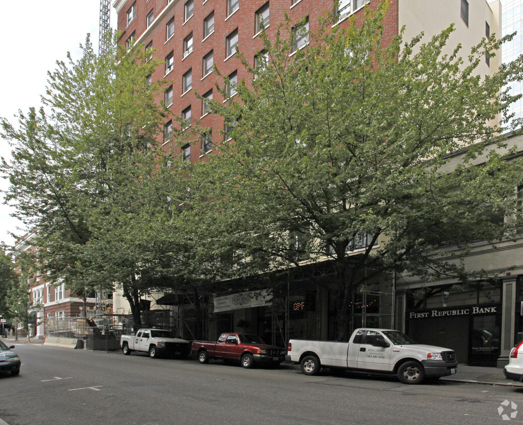 Building Photo - Park Tower Apartments