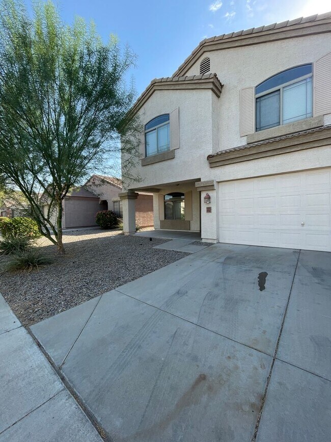 Building Photo - READY TO VIEW NOW! BRAND NEW CARPET Gorgeo...