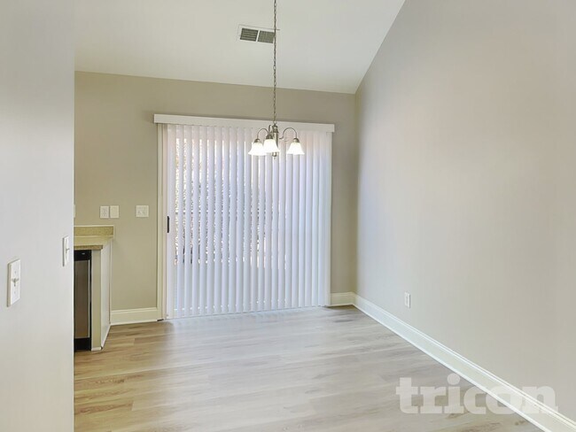 Foto del edificio - 2538 Terra Dr