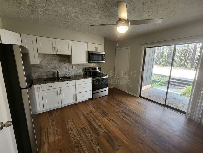 Foto del edificio - 116 Spring Ct