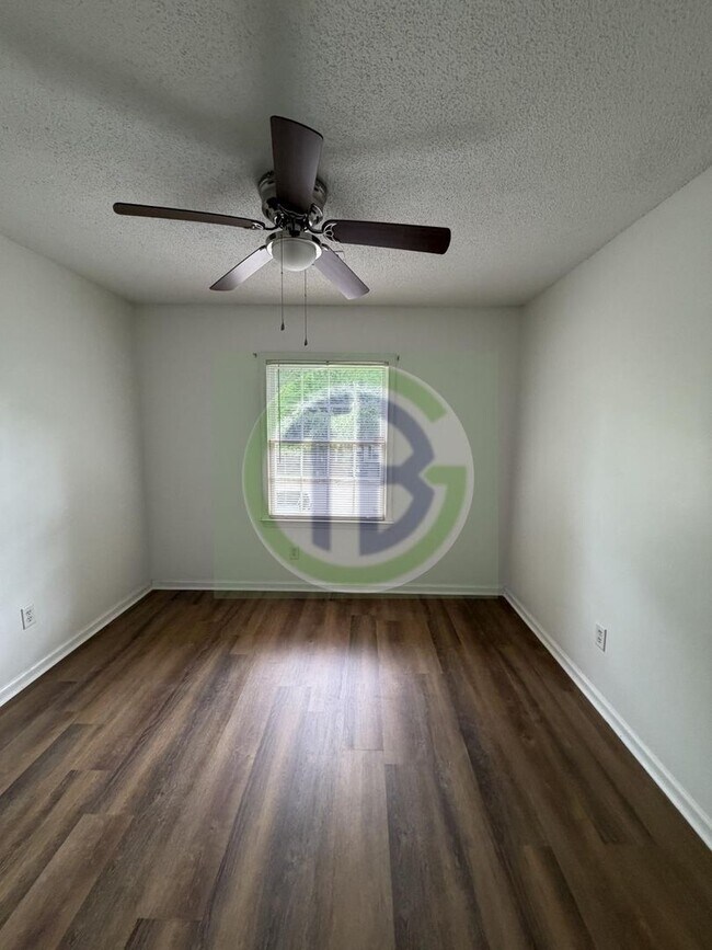 Foto del edificio - 2bd Townhome conveniently located to all that Irmo has to offer