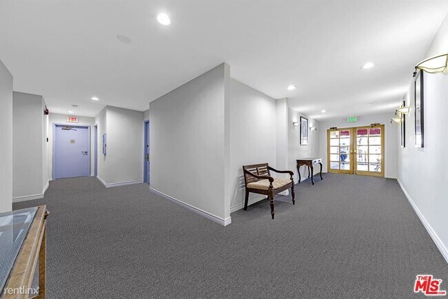 Building Photo - 2 br, 2 bath Condo - 225 S Tower Dr Unit 101