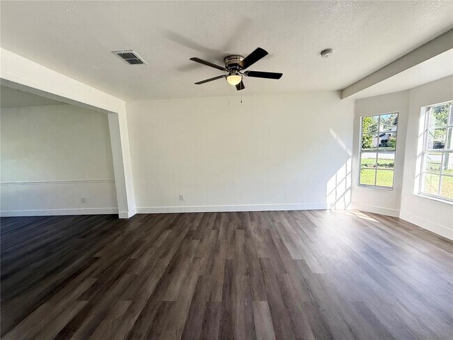 Foto del edificio - 2360 Coolbrook Ct