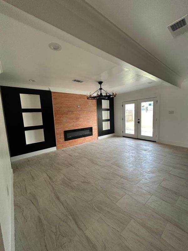 Building Photo - 4819 Lurline St