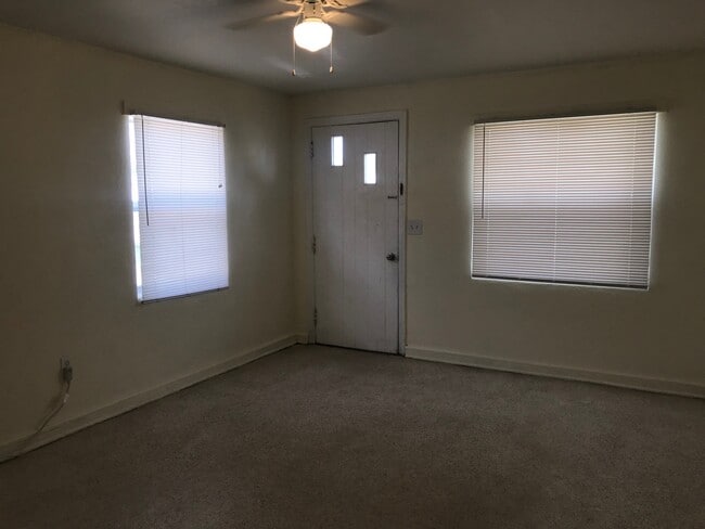 Foto del edificio - 605 S 6th St