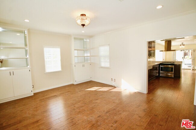 Building Photo - 3141 Fairmount Ave