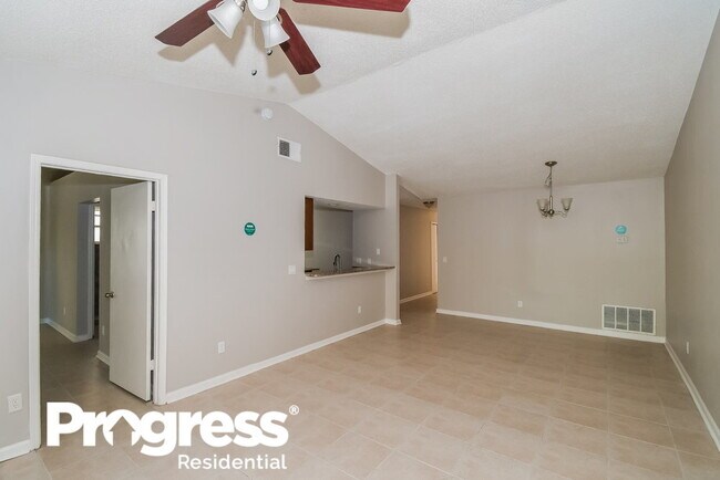 Building Photo - 226 Aquarius Cir W