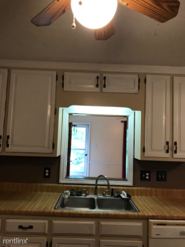 Building Photo - 4 br, 1.5 bath House - 401 Pinelea Rd